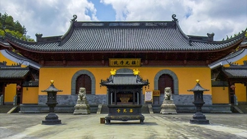 绍兴市新昌大佛寺,始建于东晋,全寺以石窟造像为主,历史悠久