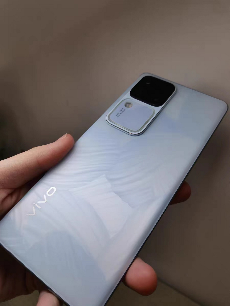 vivos18pro是一款外观清新唯美,性能出色的手机.