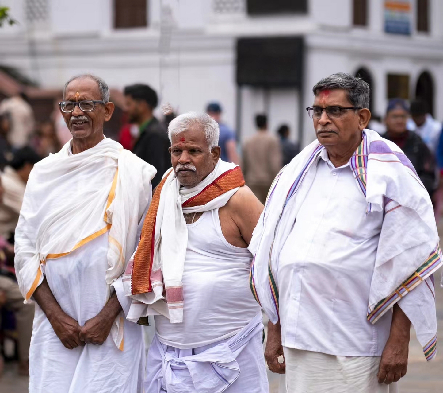 印象尼泊尔之有关信仰  宗教在尼泊尔人的生活中占有重要位置,主要是