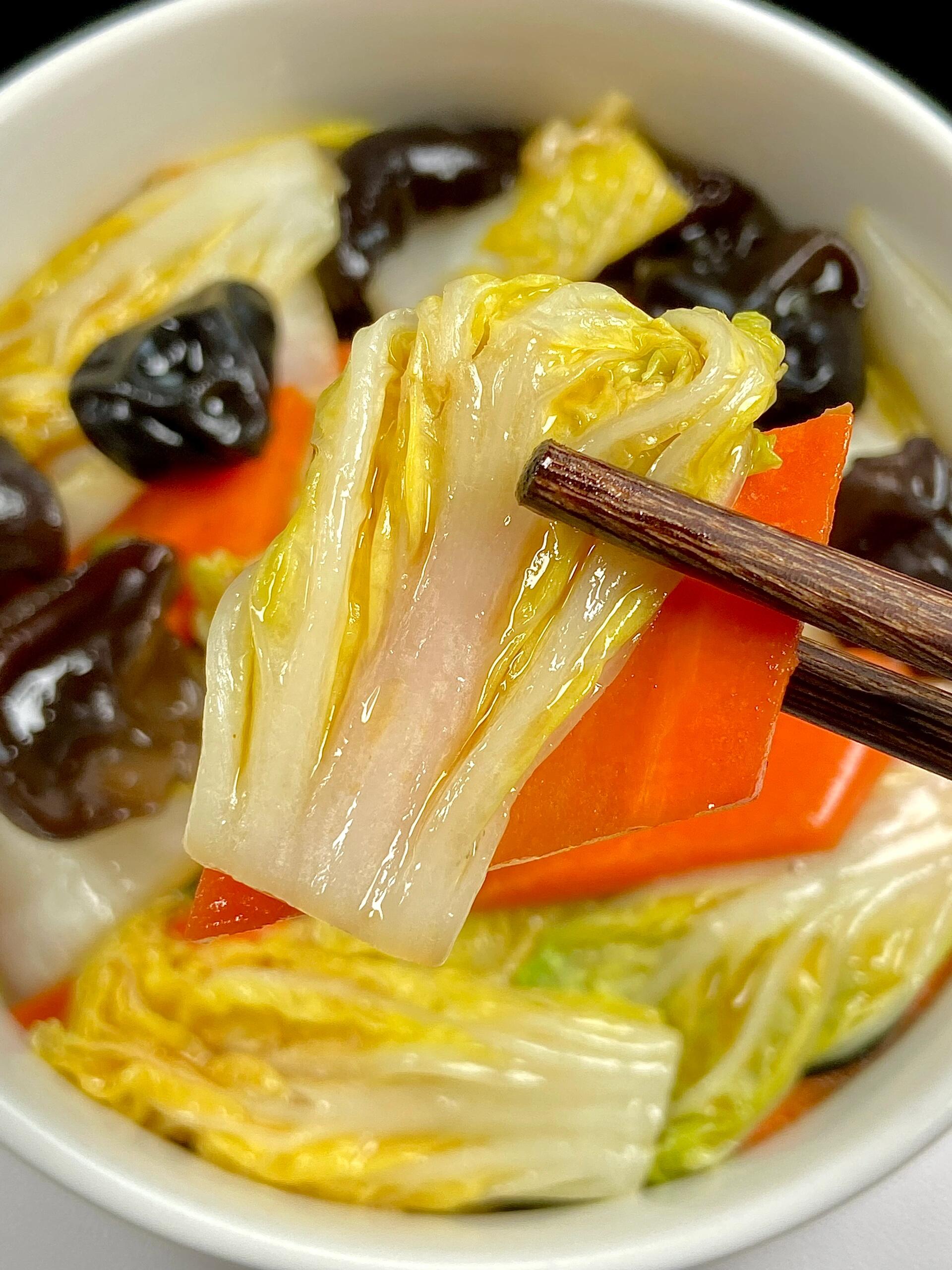 娃娃菜胡萝卜炒木耳!清清爽爽泰香勒!