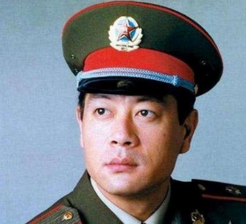 回顾巫刚当过木工电工和前妻结婚15年无儿无女和陈瑾相伴20年