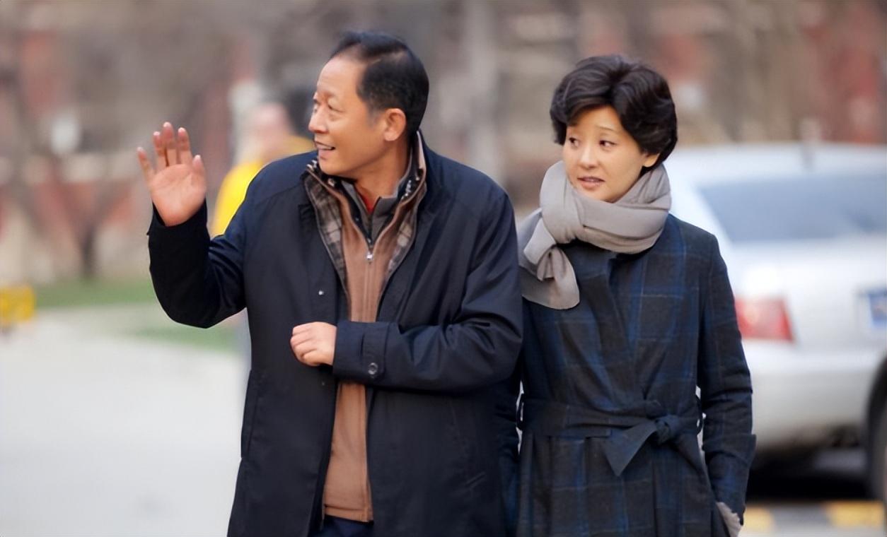 回顾徐帆与王志文分手后转嫁冯小刚如今怎么样了