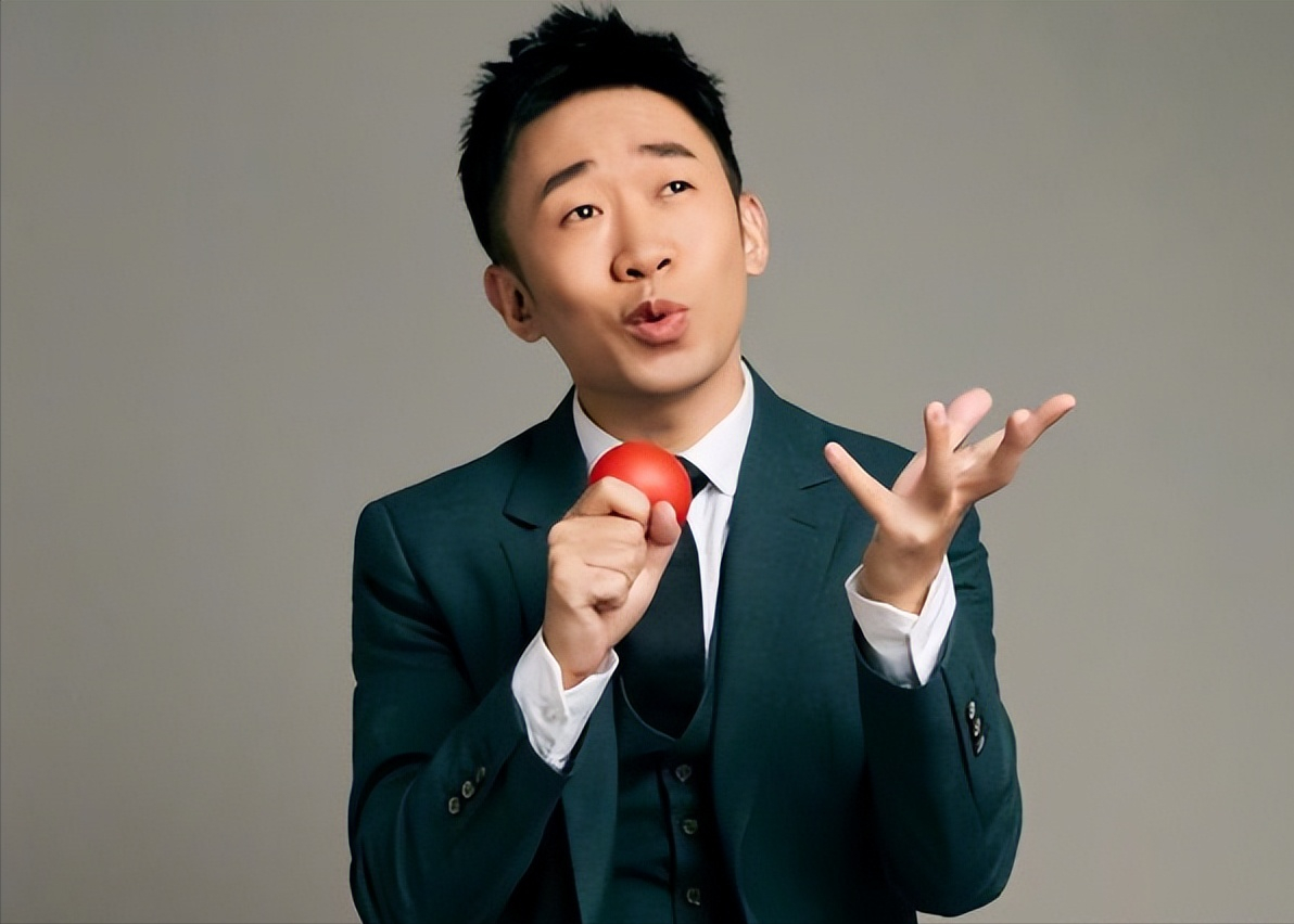 他和自己的室友周翔宇组成了名为"羌族双煞"的双人组合.