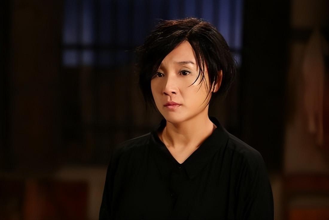 回顾演员孔琳初恋败给蒋雯丽如今仍未婚她的人生真是太苦了