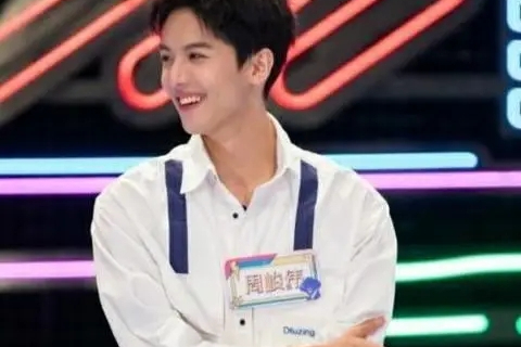 回顾22岁英年早婚为挣学费进入娱乐圈他活成了小说里的男主角