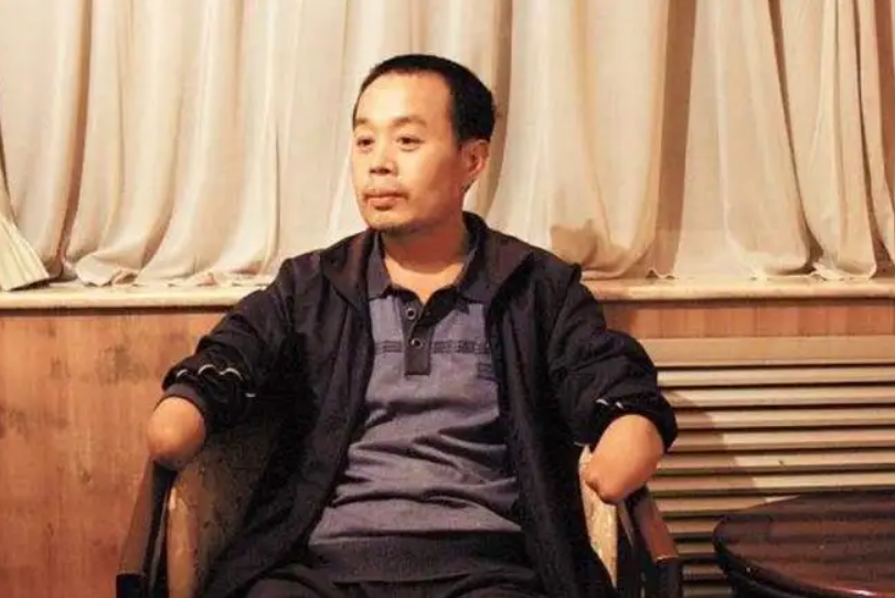 故事发生在河南省周口市郸城县白马镇胡寨行政村王庄村,王长在正是