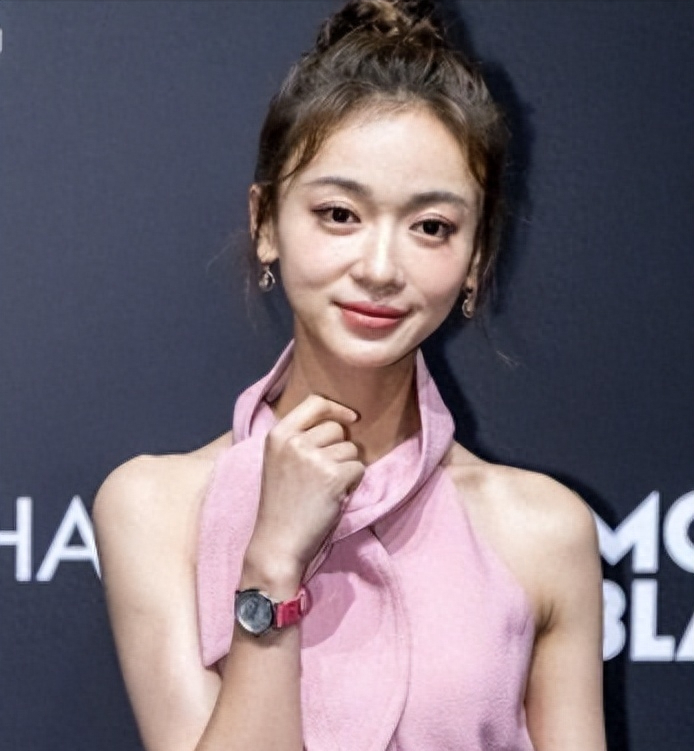 镜头前美若天仙真人黑瘦干瘪这9位上镜脸的女星反差好大