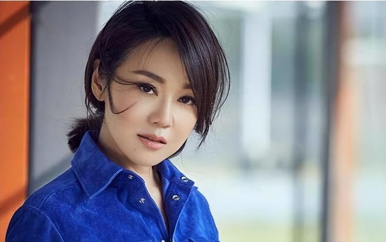 20年过去了,当初宁愿净身出户也要与闫妮离婚的邹伟,后悔了吗?