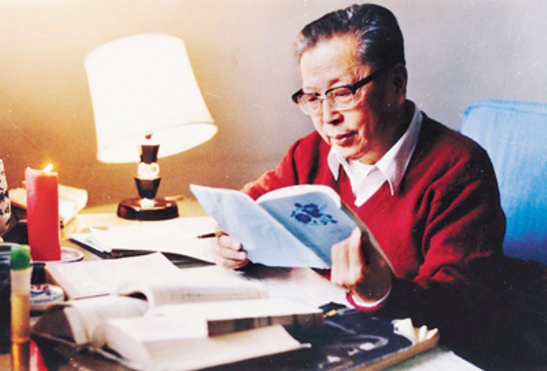 作为我国非常优秀的一位女高音歌唱演员著名歌唱家万山红不仅深受大众