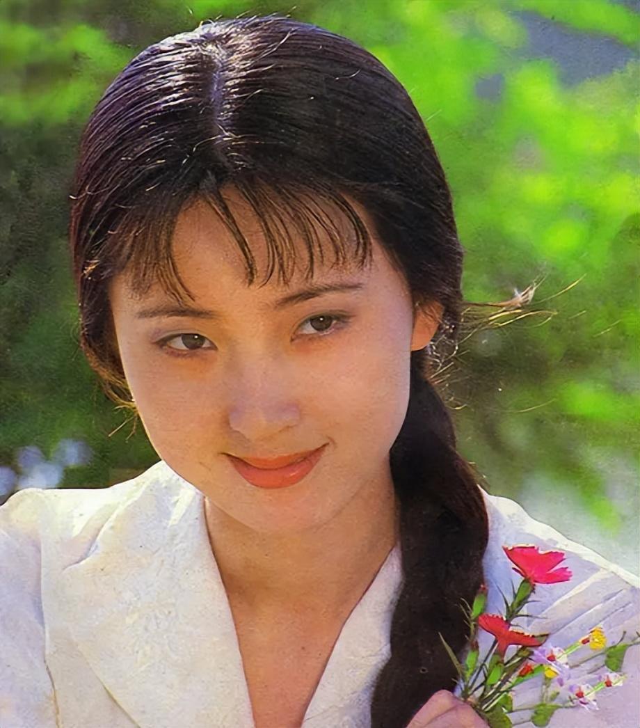 回顾林黛玉陈晓旭出生一件怪事离世一件怪事命中注定