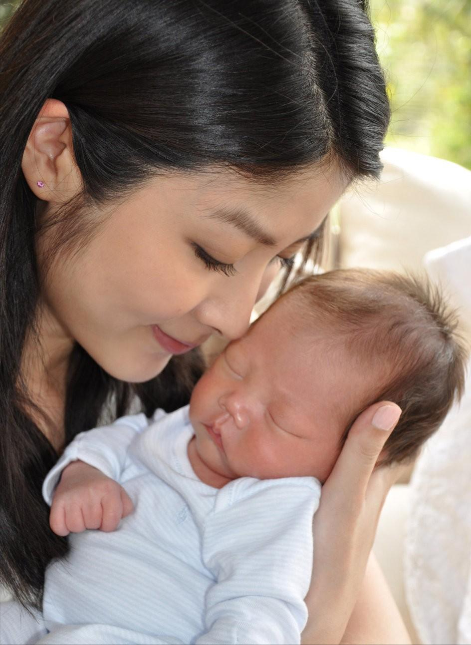 陈慧琳香港最后一位天后41岁痛失双胞胎女儿抱憾终生