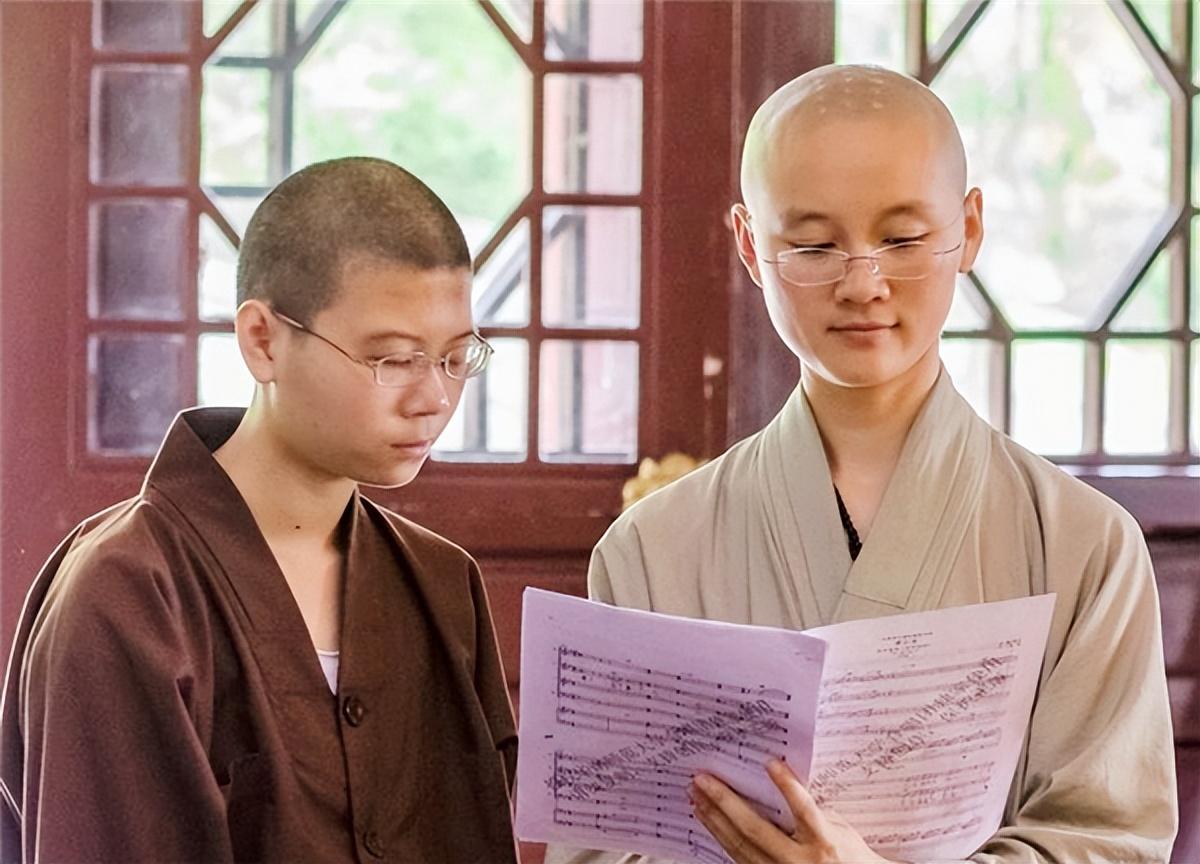 2008年双一流名校女大学生削发为尼父母竟持支持态度