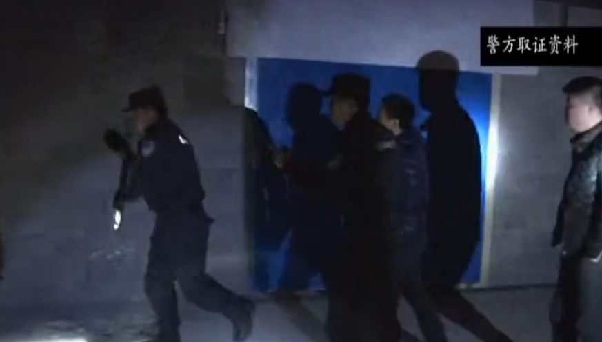 2015年百余警察假扮迎亲队开进假币工厂破获江西最大假币案