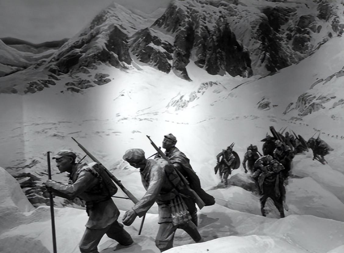 58年沈阳军区后勤部长回乡众乡亲放炮迎接周玉成我受不起啊