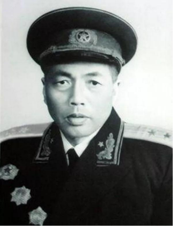 58年沈阳军区后勤部长回乡众乡亲放炮迎接周玉成我受不起啊