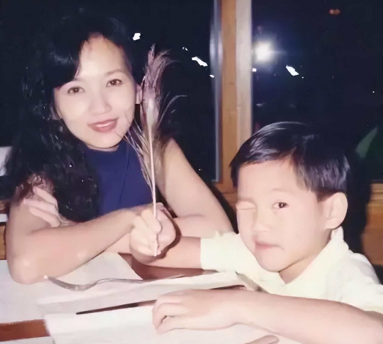 回顾冻龄女神赵雅芝三个儿子是她的骄傲