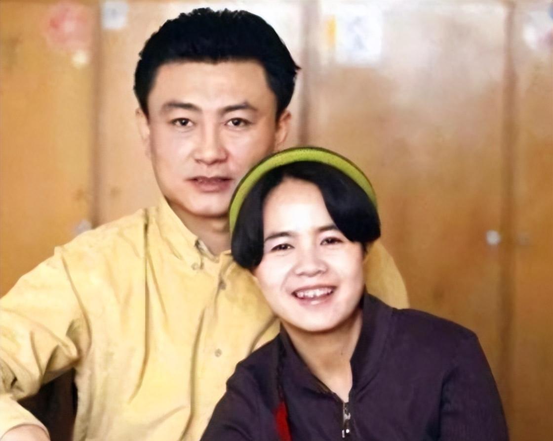 回顾刘纯燕一桩心事终了却独生女订婚303天后和金龟婿正式结婚