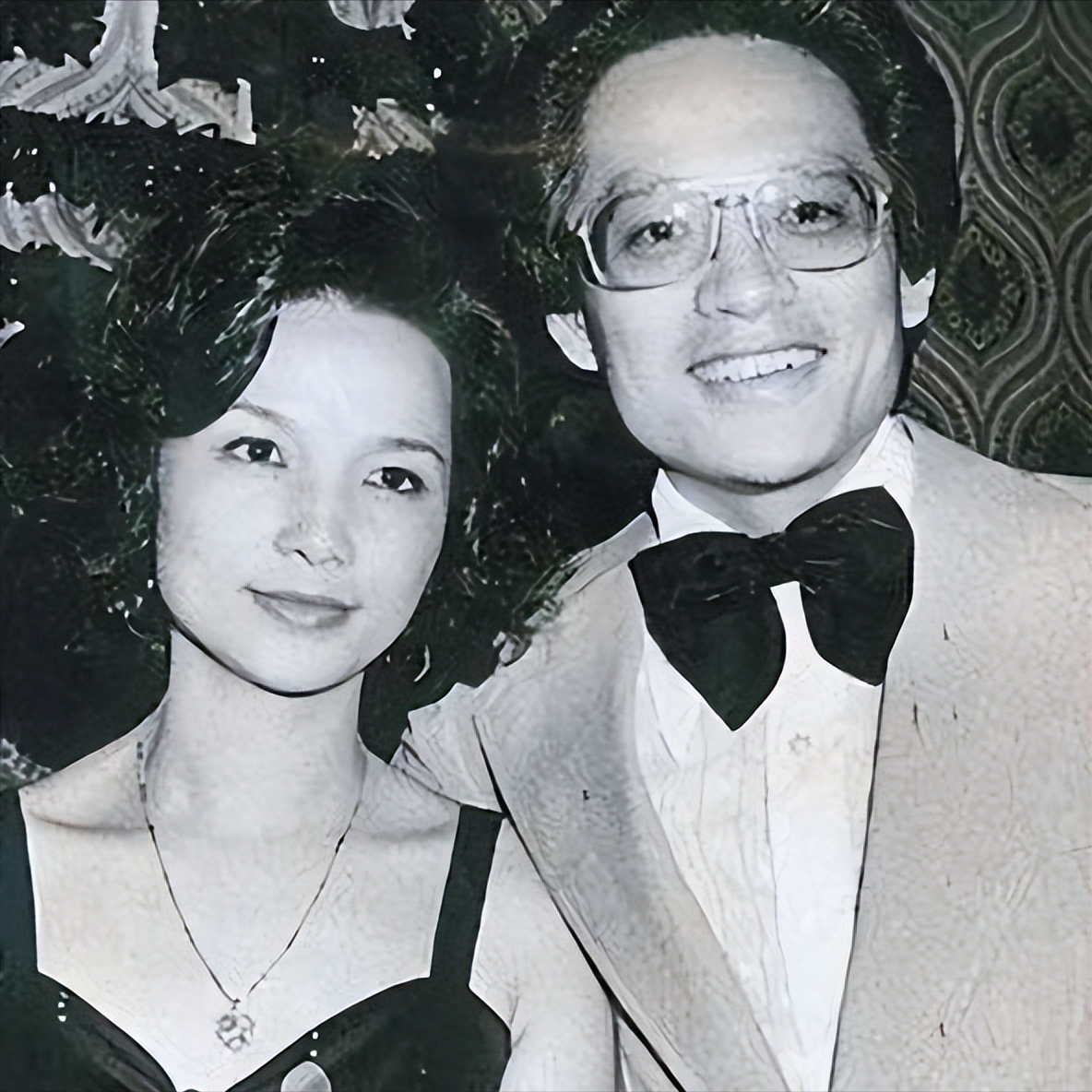 林玉招非常地贤惠温柔,婚后给他生下了两个女儿