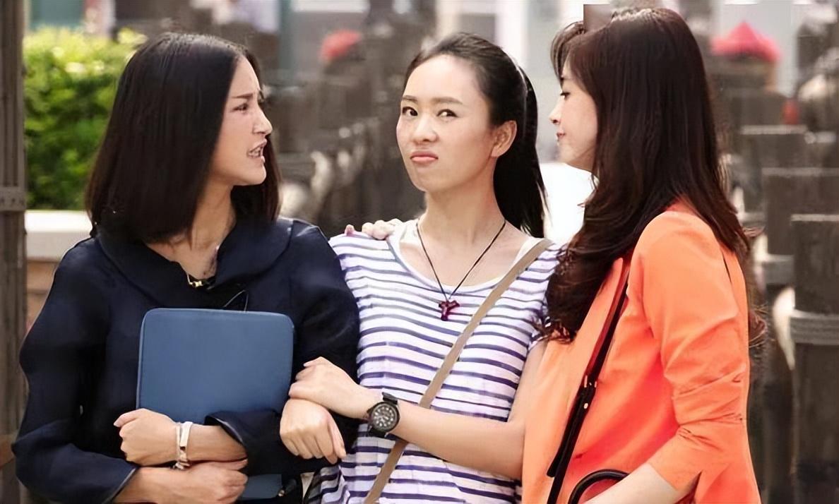 回顾王冉51岁娶小17岁童瑶并承诺余生要为娇妻遮风挡雨