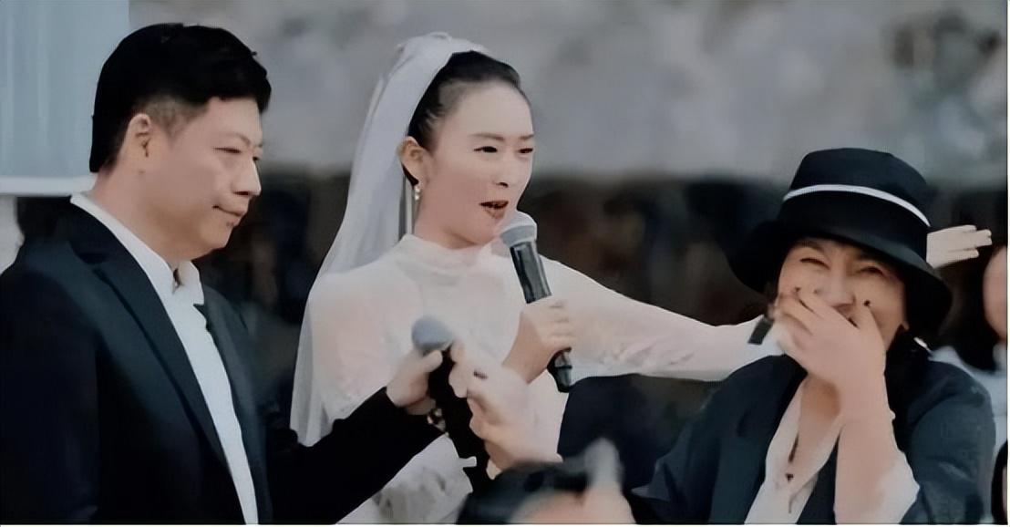 回顾王冉51岁娶小17岁童瑶并承诺余生要为娇妻遮风挡雨