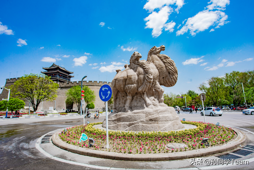 在榆阳一不小心拍到了十门科目课本封面