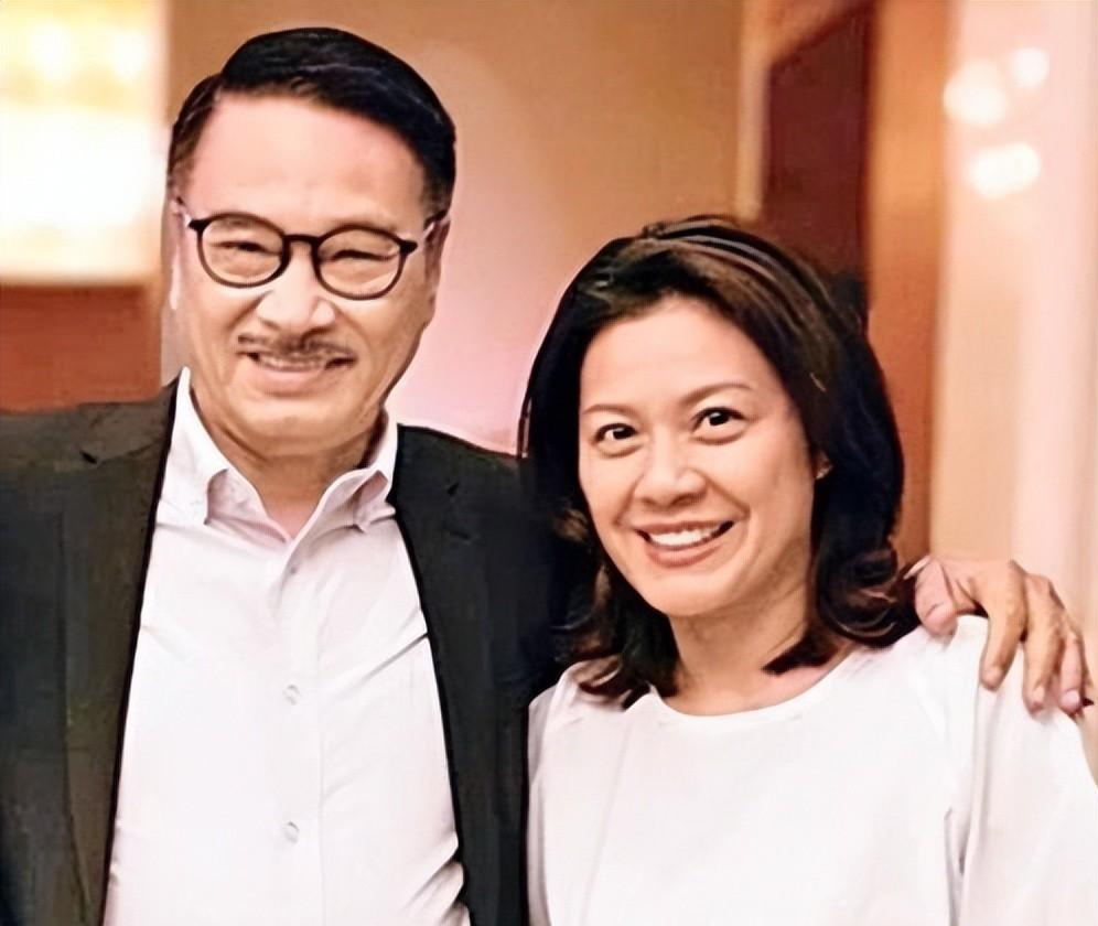 吴孟达把全部的遗产一分为二,一半给妻子侯珊燕,另一半给五个孩子均分