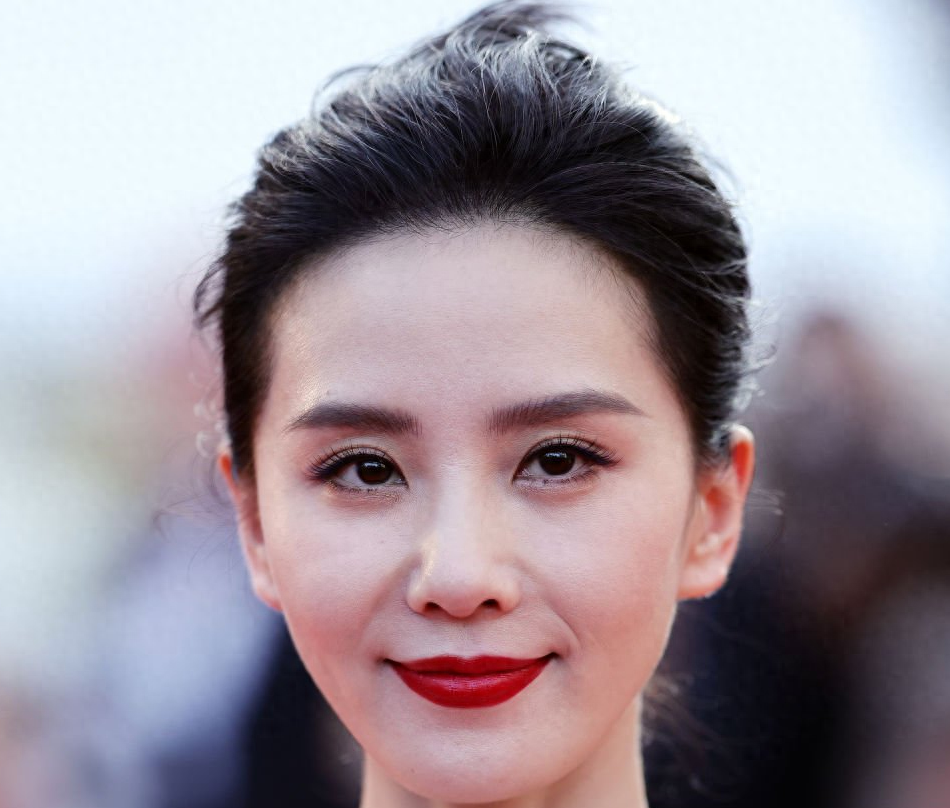 回顾刘诗诗嫁大17岁吴奇隆婚后八年有幸福也有泪水