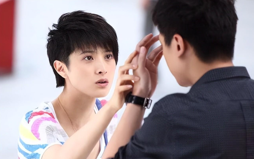 回顾43岁被婆家宠上天嫁给名导的隋俊波如今怎么样了