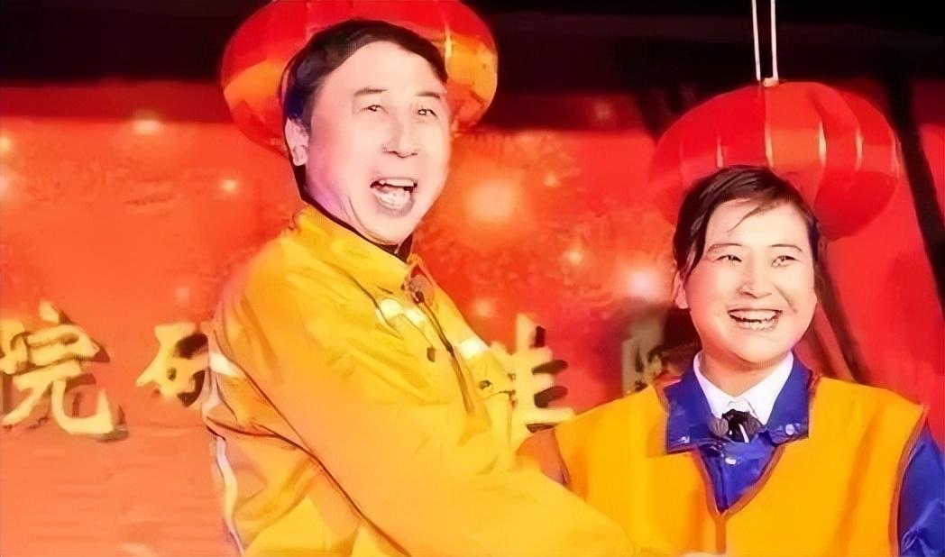 回顾41岁贾玲瘦50斤后再现身与张小斐故地重游