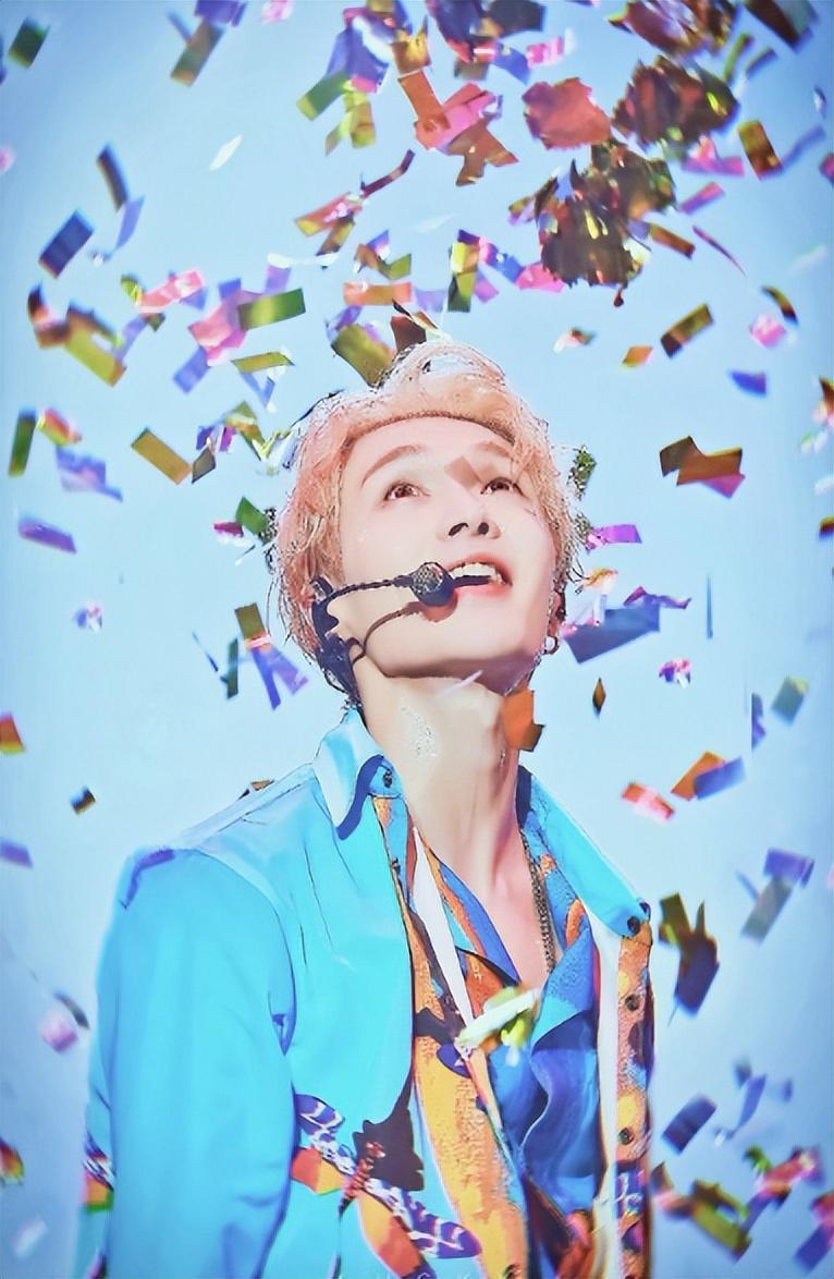 颜值不如鹿晗家境不如黄子韬张艺兴凭什么可以一直火