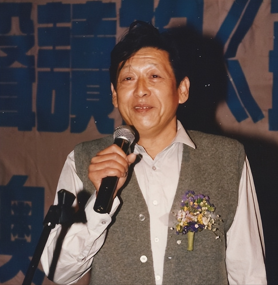 回顾配音大师毕克离婚又再婚儿子自杀身亡他长期分居悲情离世