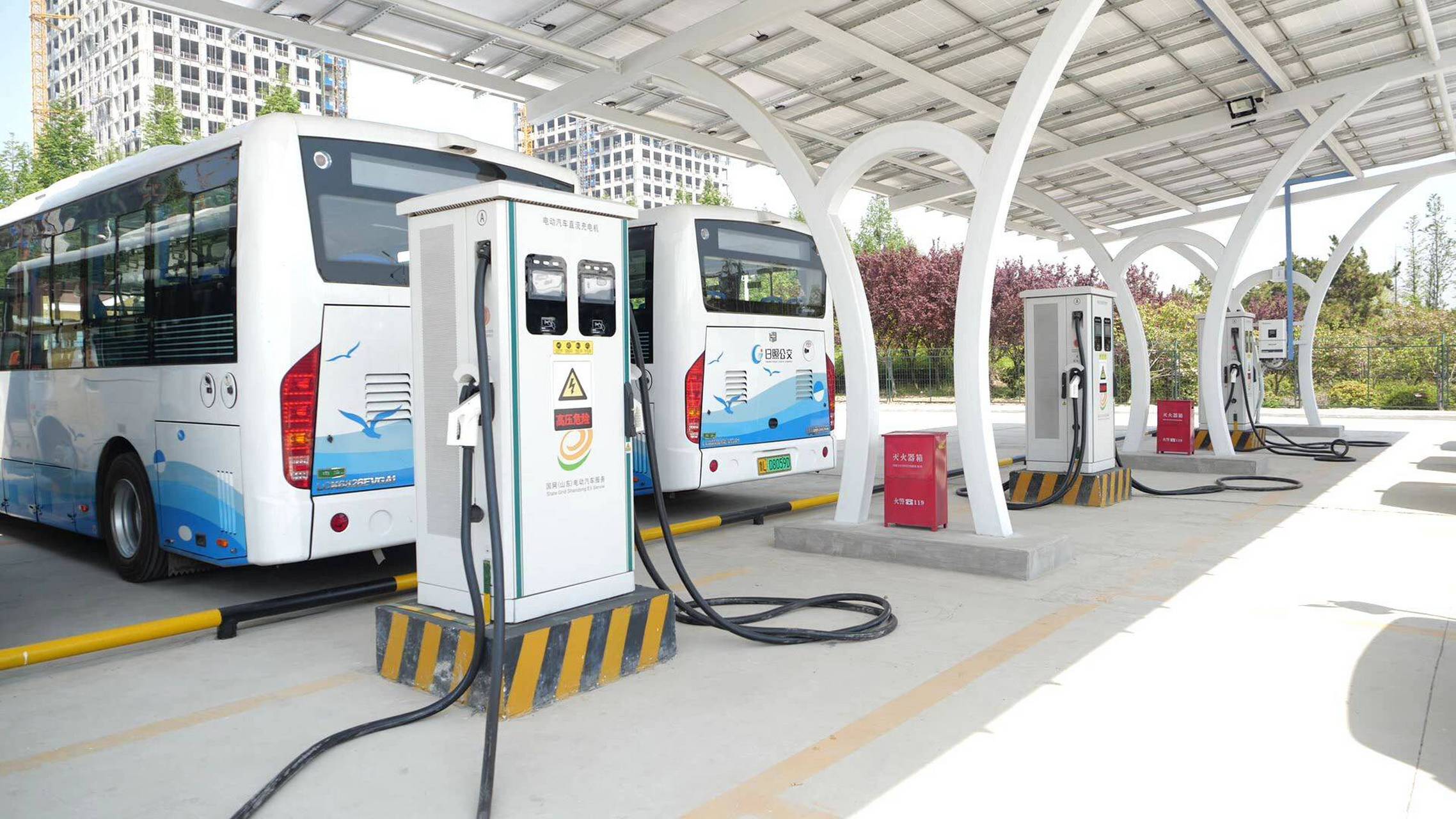 家用充电桩随用随行!城市角落的公共桩方便靠谱.