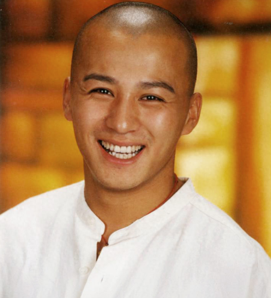 回顾毛乐拍戏受伤卧床7个月妻子对其不离不弃一家三口其乐融融