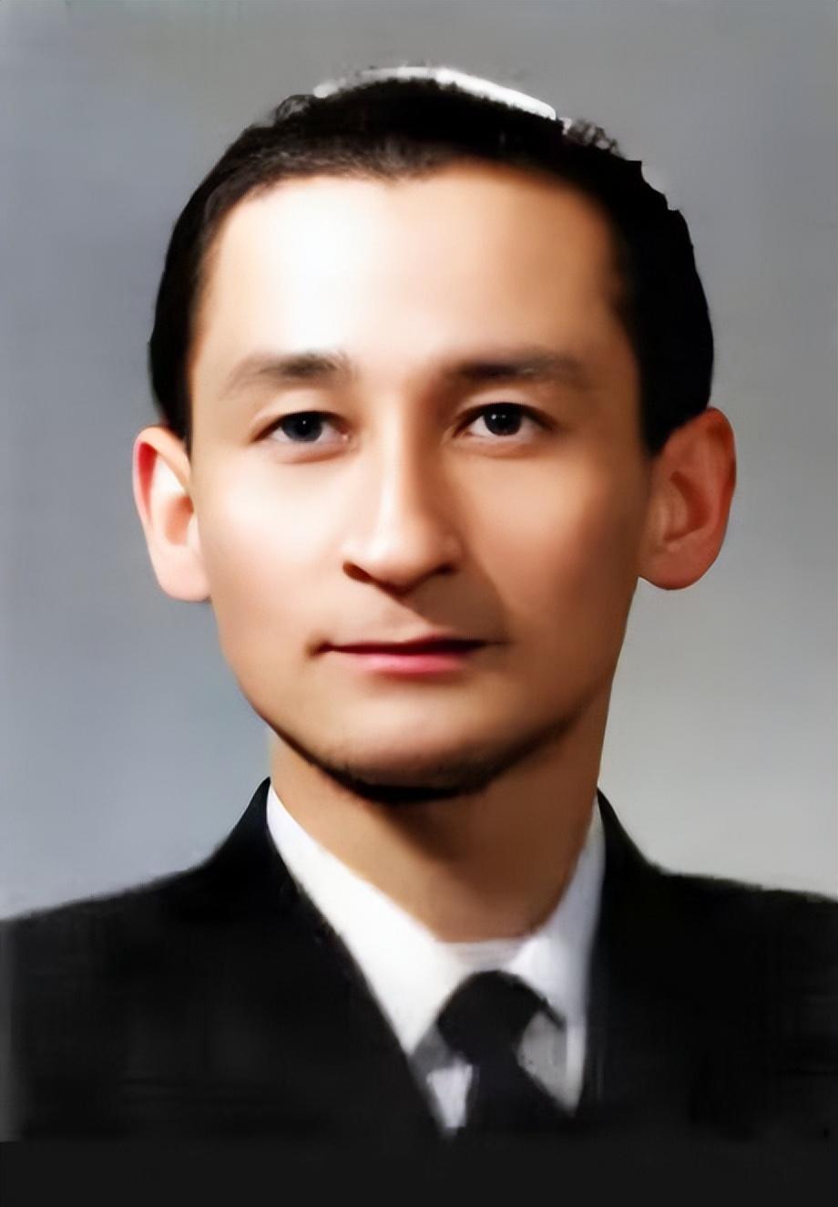 回顾配音大师毕克离婚又再婚儿子自杀身亡他长期分居悲情离世