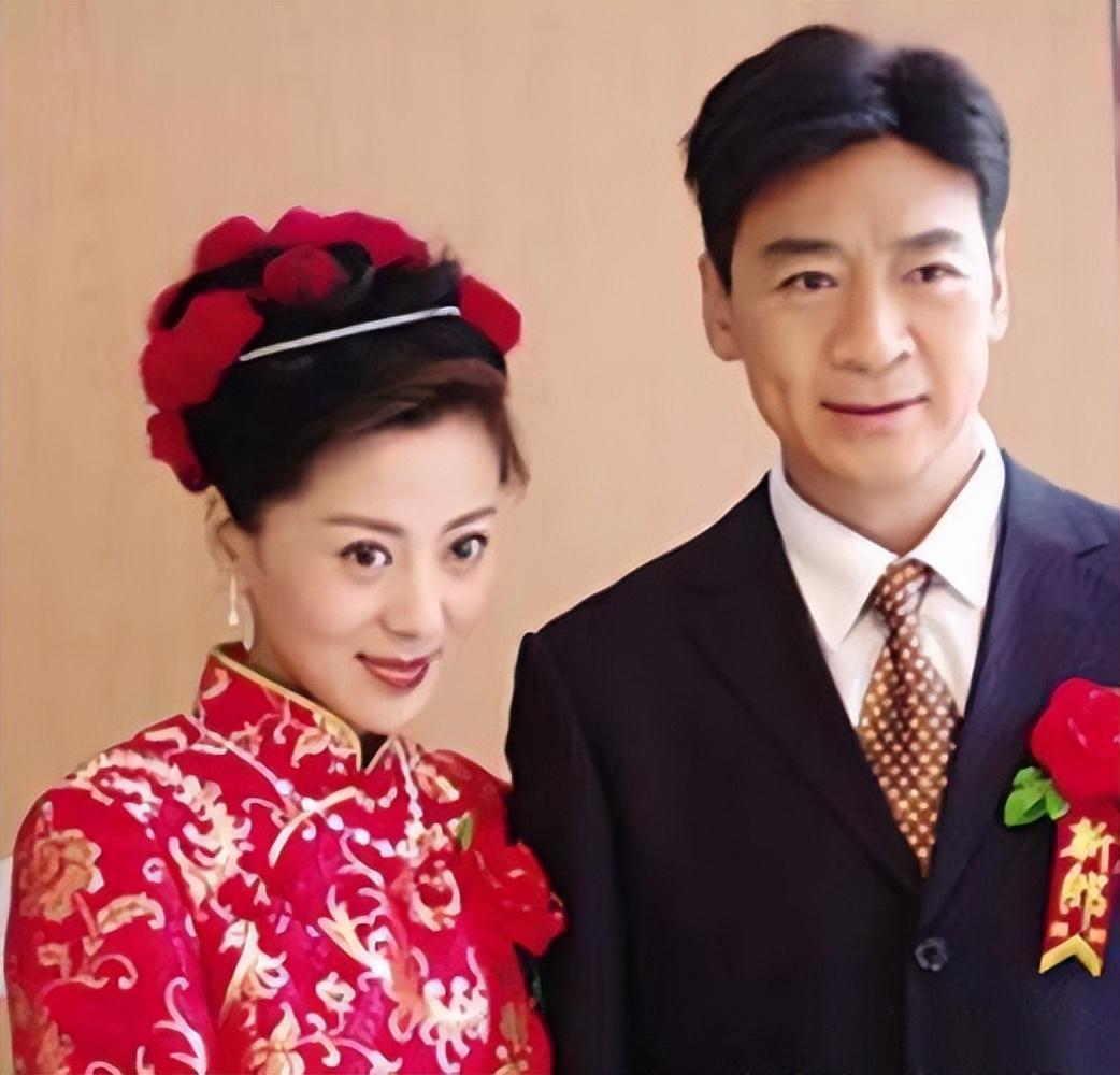 回顾69岁寇振海现状白发老态儿子上高中妻子风韵犹存