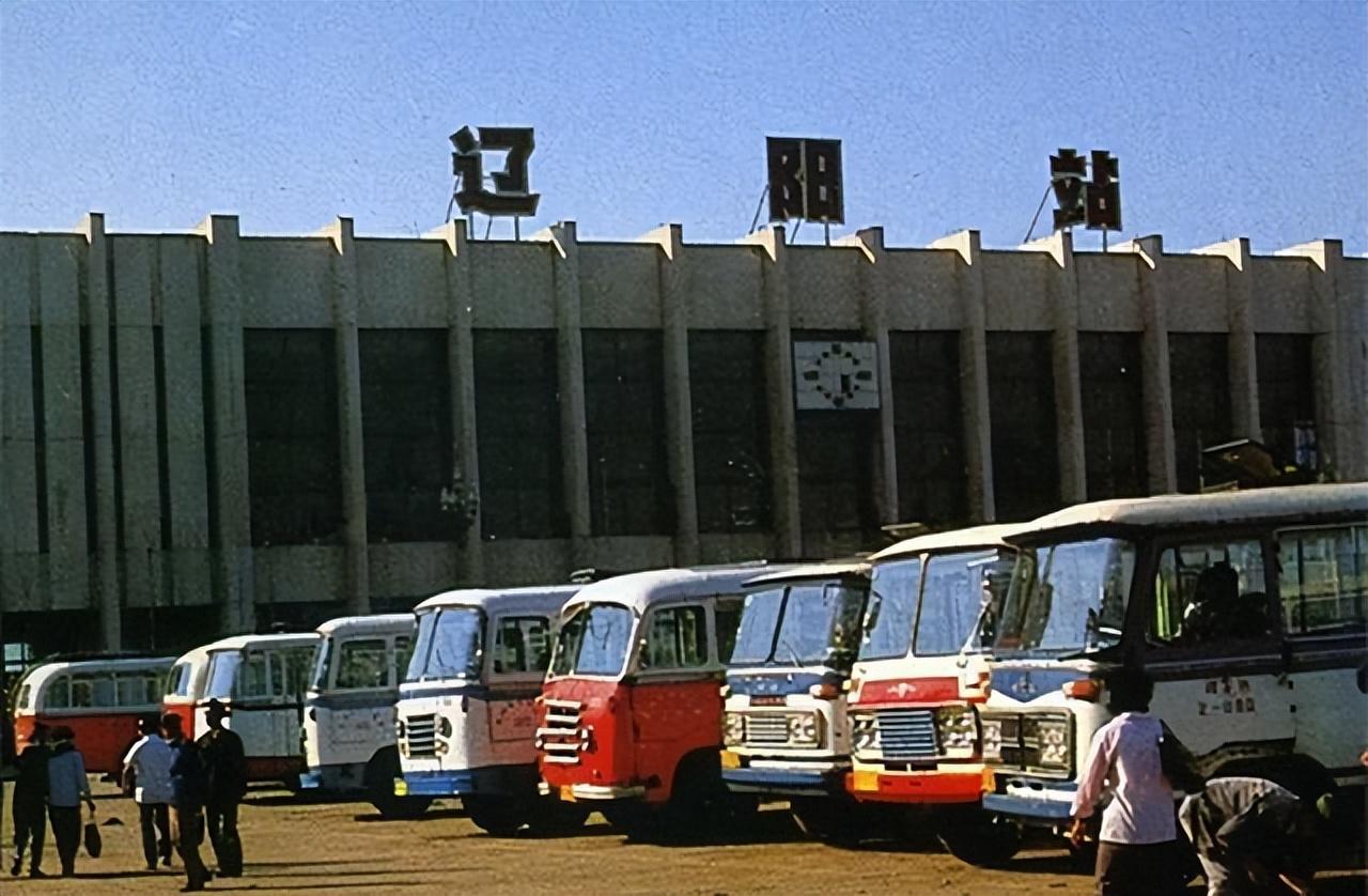 2004年辽阳因妻子足疗店上班他连杀四名站街女高喊为民除害