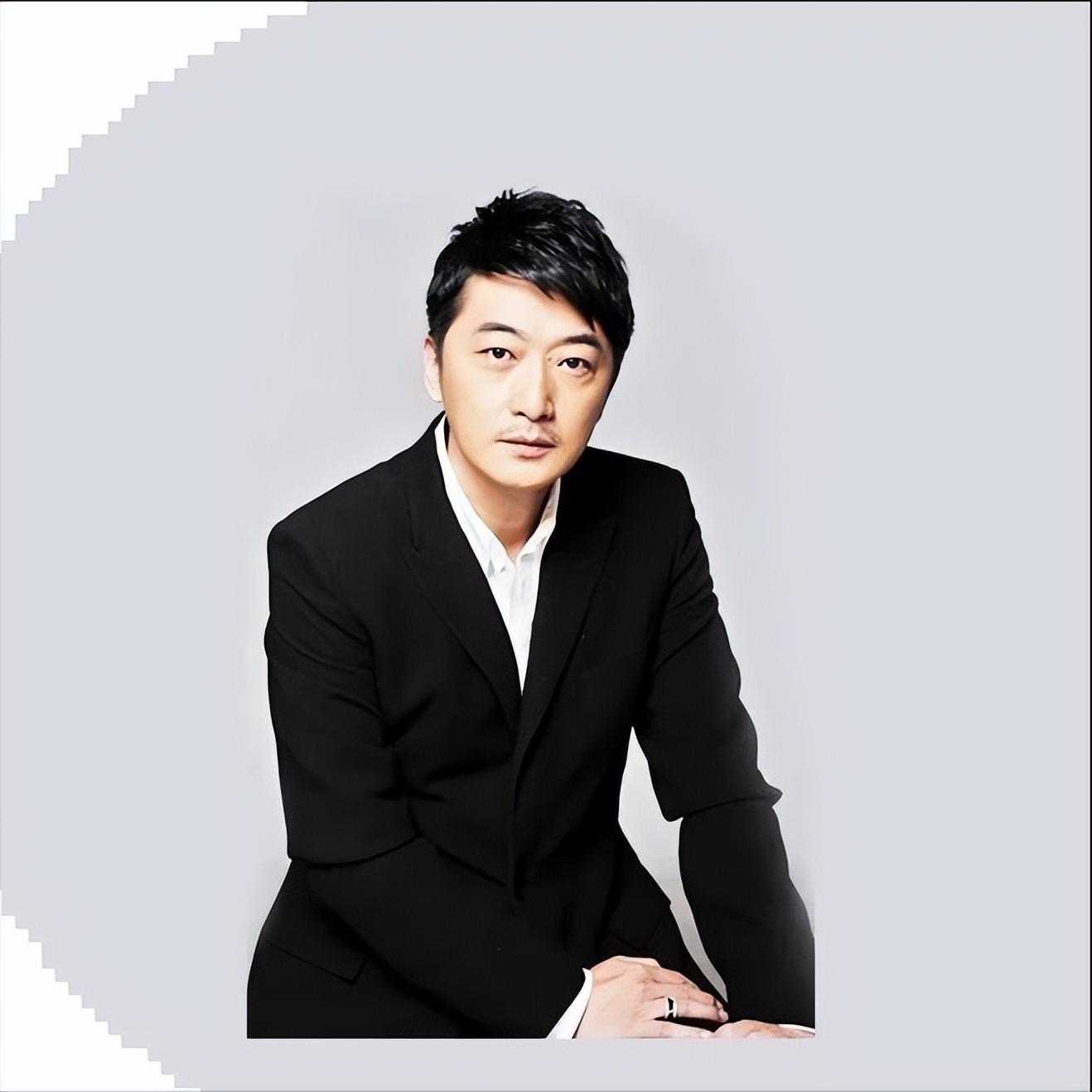 在上海谋生的方超并没有多少高超的技能,此时他已经