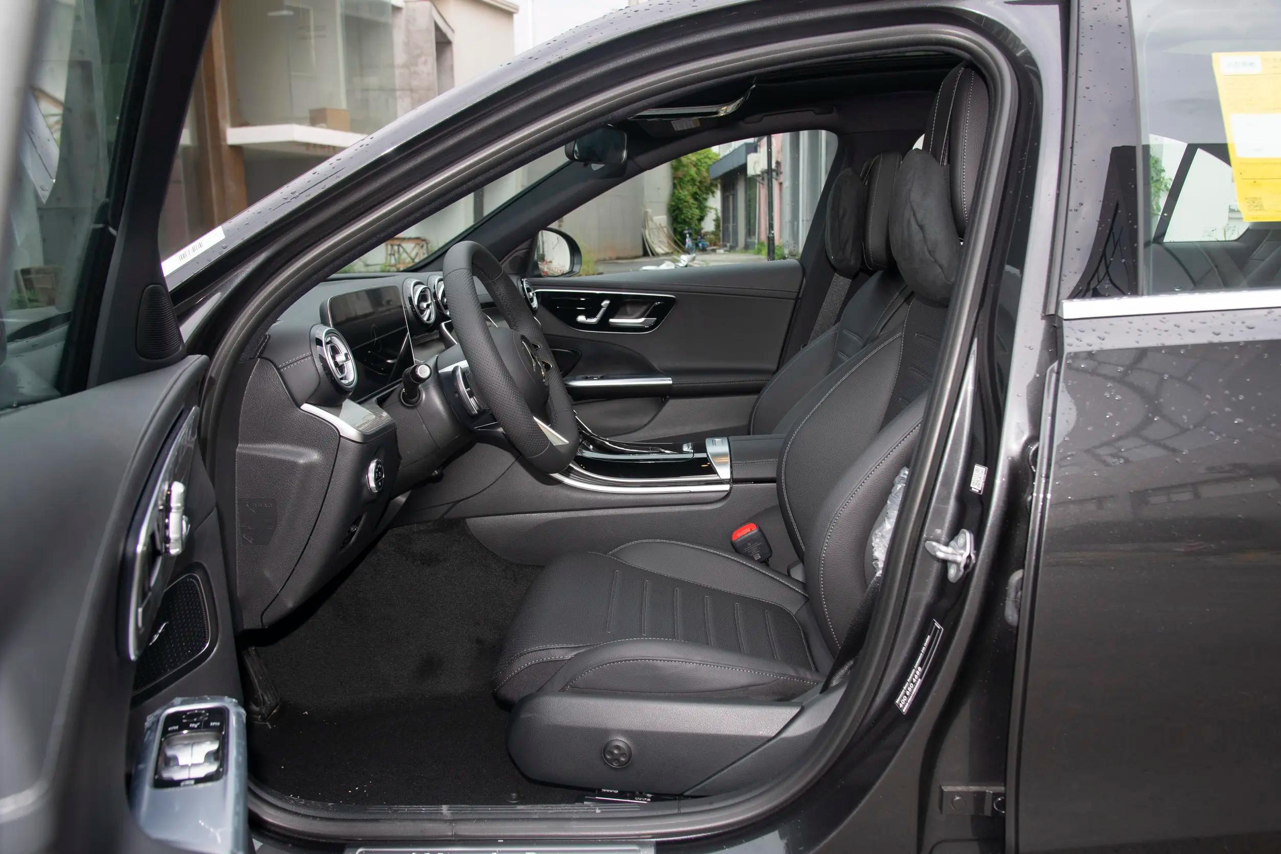 降1119万配15t轻混自动泊车女王副驾奔驰c级带劲不