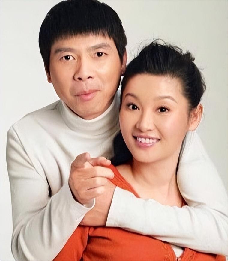 回顾徐帆与王志文分手后转嫁冯小刚如今怎么样了