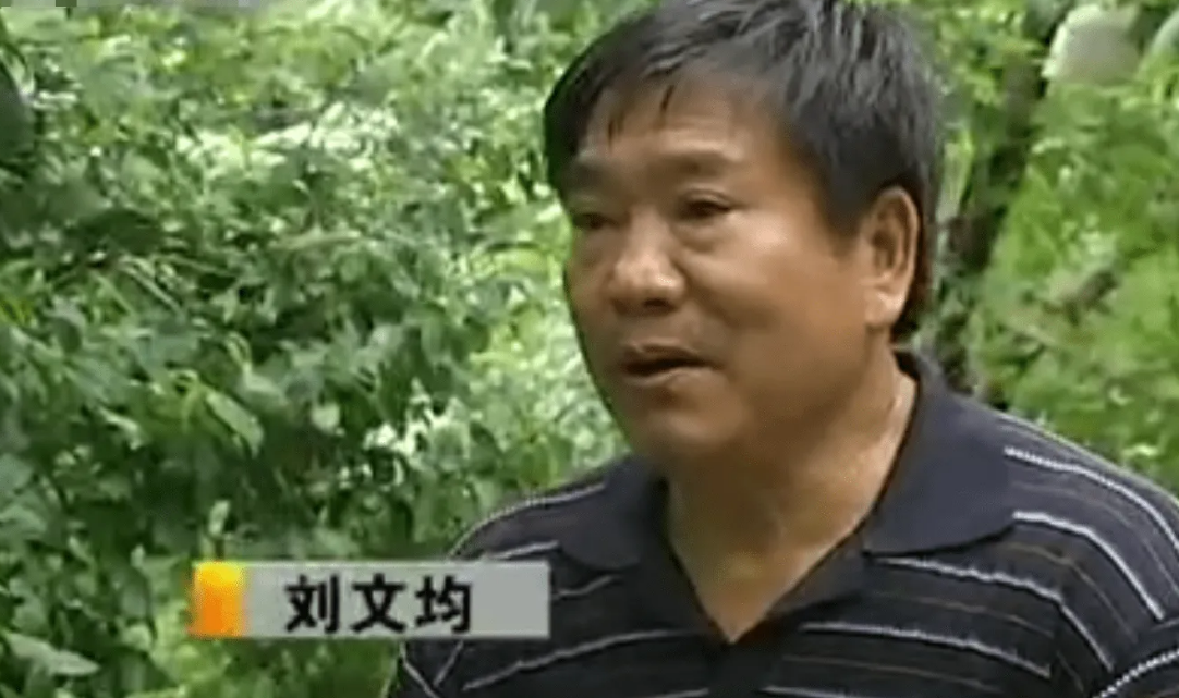 在上个世纪90年代,四川省万源市旧院镇上有个人人羡慕的"刘百万",他是