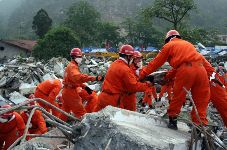 08年地震中救下全班的林浩立志考清华建出防震房子实现了吗