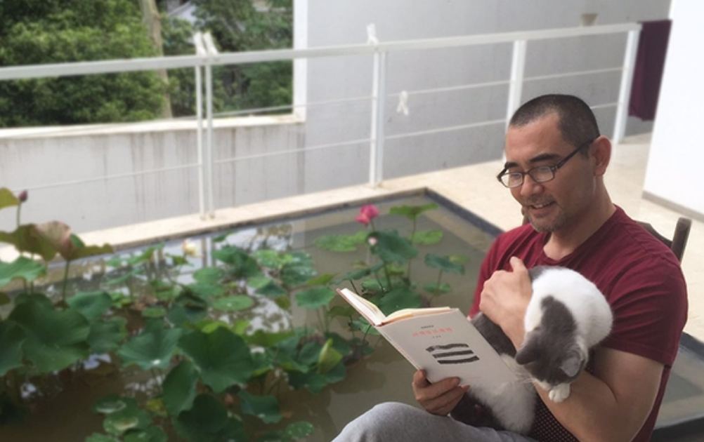 回顾赵文瑄一生未婚如今63岁在乡下养猫种花