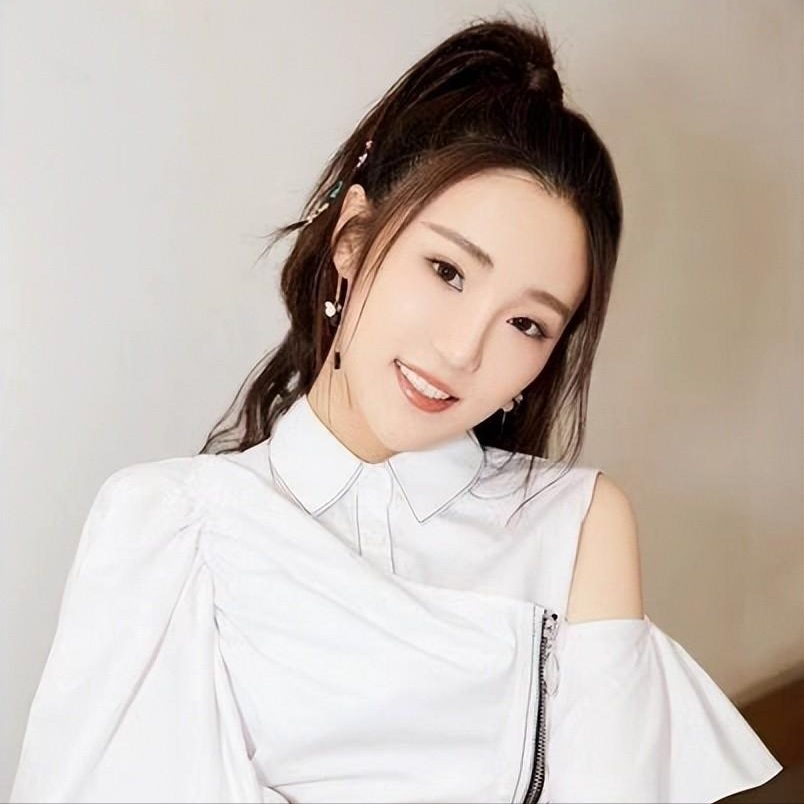 张可盈母亲是张凯丽虽然是星二代却甘愿从小演员做起