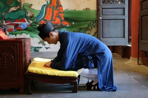 民间故事:东北一猎户半夜进山打猎,次日发疯,引出一桩诡异事