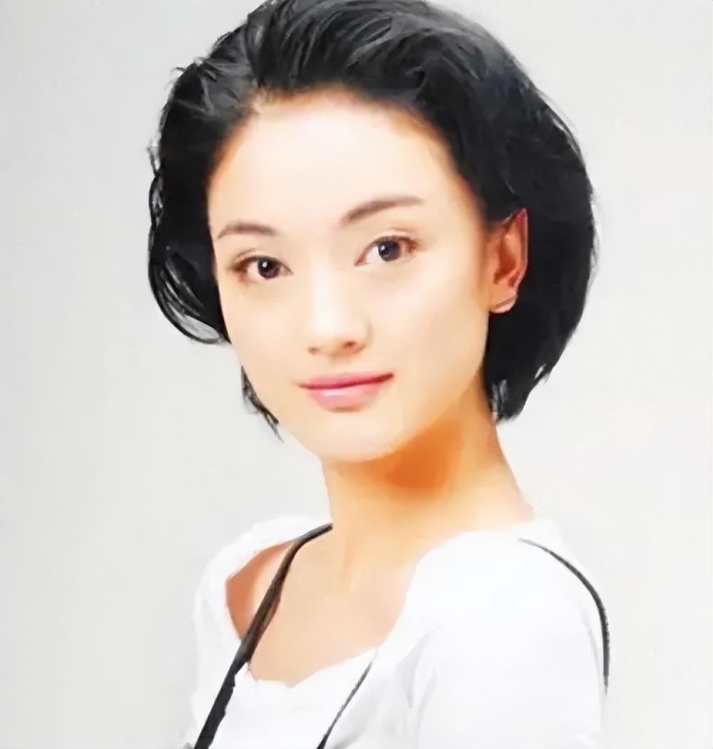 回顾演员朱杰戏红人不红从不炒作传绯闻看看老公是谁就明白了