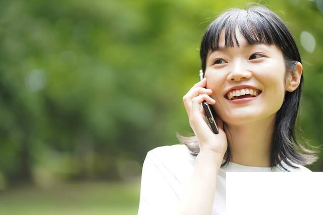 严铮称赞道:"芊芊,你做的项目做得非常出色,看来你还是不错.