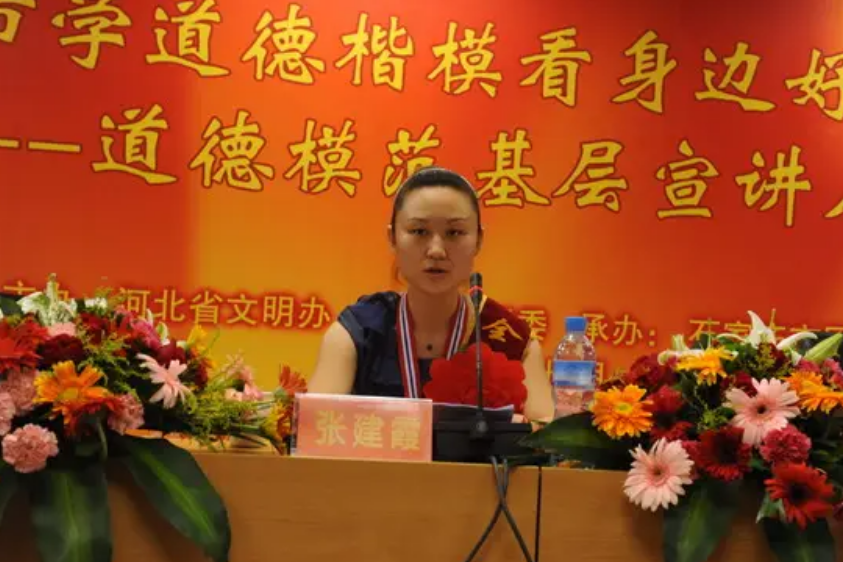 2015年公公患肝癌儿媳割下69肝脏移植给公公让老人多活3年