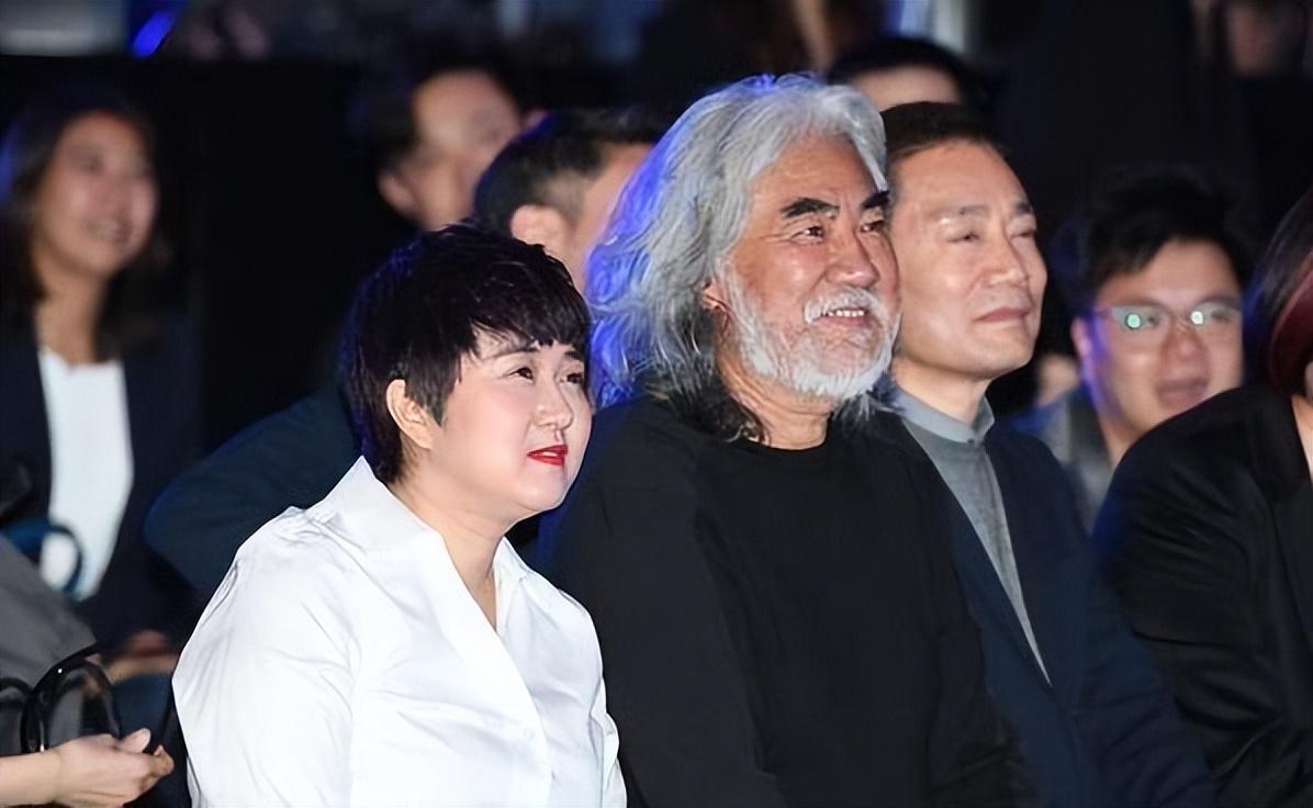 张纪中娶小31岁的娇妻岳母小自己11岁72岁也要尽孝心