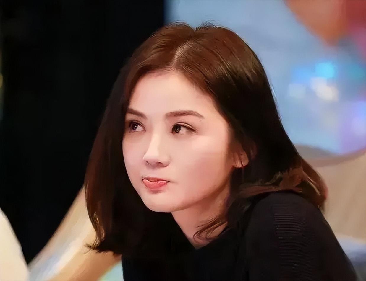 回顾:自古塌鼻出美人!这10位女星个个惊艳,有人曾靠鼻子美出圈