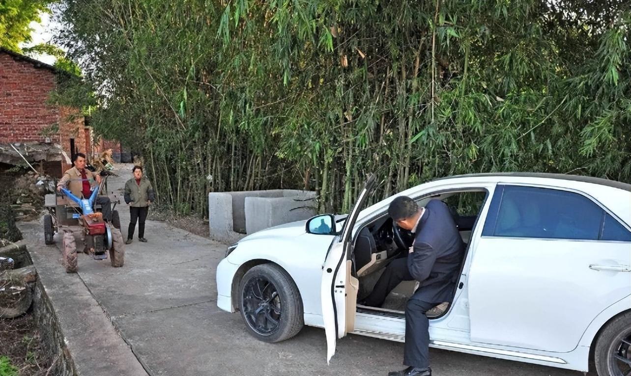 母亲与大姨不来往那天她和舅舅突然到访几天后大姨走了